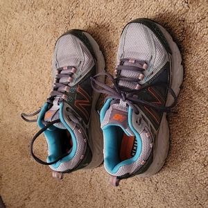 New balance tennis shoes size 7.5
